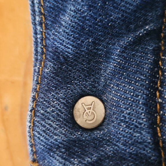Good American Straight Leg Jeans in Medium Blue Denim
